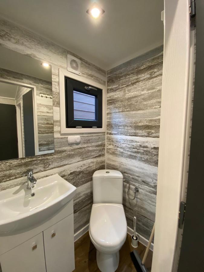 Domy Nad Morzem - Chata Pirata- Tiny House Dziwnow Ngoại thất bức ảnh