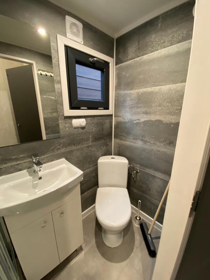 Domy Nad Morzem - Chata Pirata- Tiny House Dziwnow Ngoại thất bức ảnh